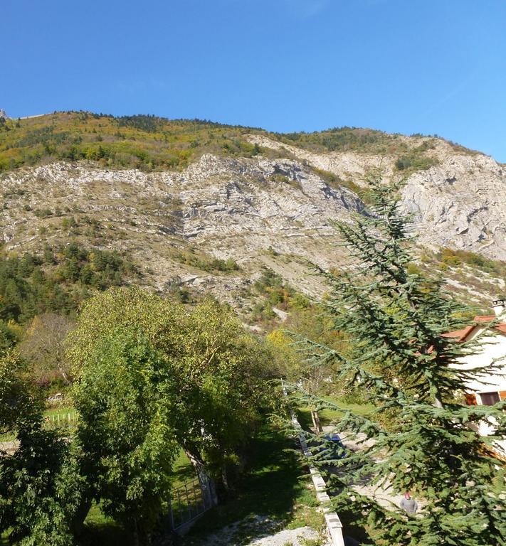 Le Rocher Des Ducs, Vue Sur Montagne, Abris Voitures Et Motos Le Glaizil Zewnętrze zdjęcie